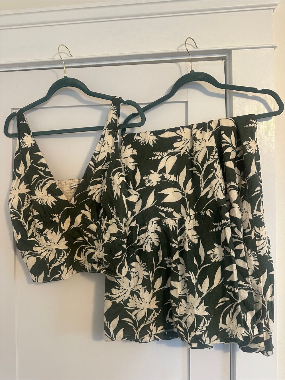 Abercrombie & Fitch Dark Green and White Floral Crop Top Set